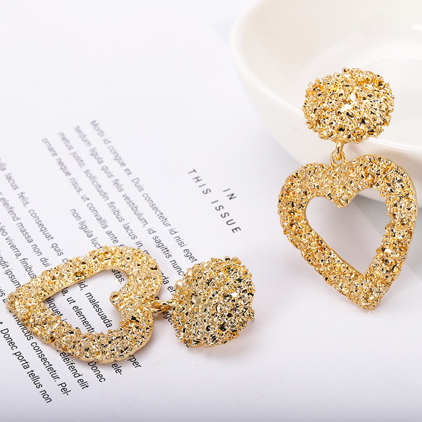 Stílusos női fülbevaló szív alakú három színben