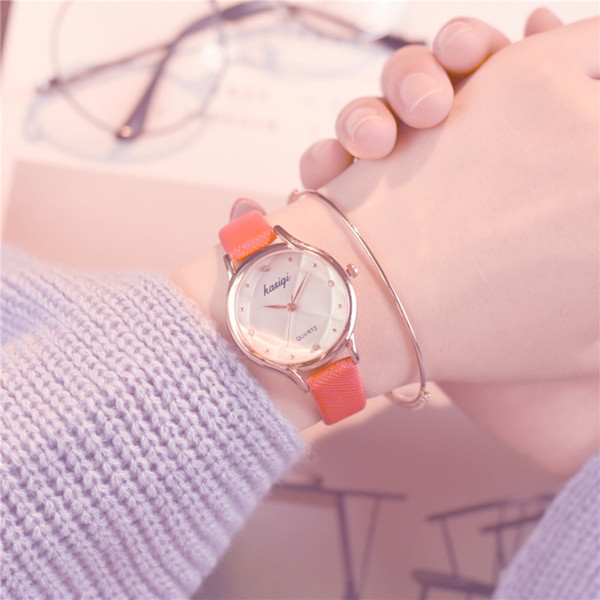 Modern női karóra karkötővel