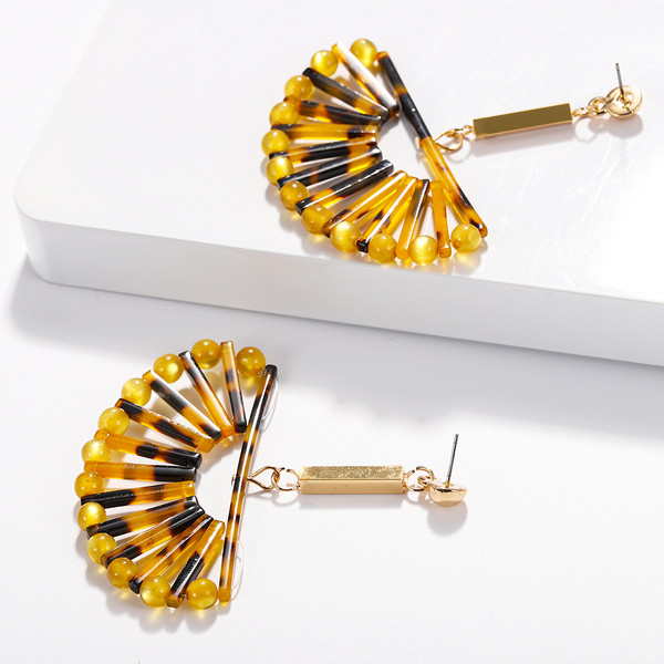 Új női fülbevaló modell három színben