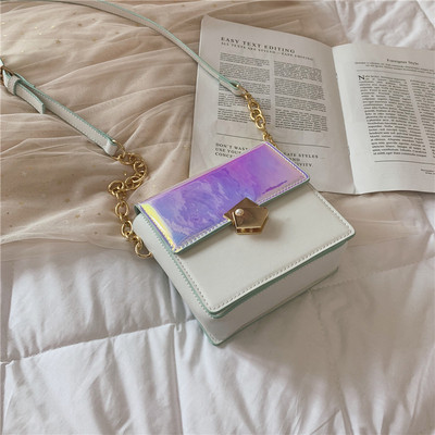 Stílusos női táska öko bőrből fehér és lila színben