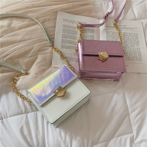 Stílusos női táska öko bőrből fehér és lila színben