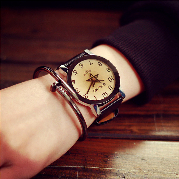 Női és férfi karórák pároknak