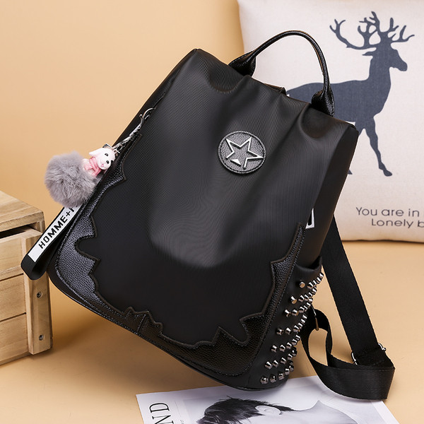 Rucsac de dama de culoare neagra cu accesoriu