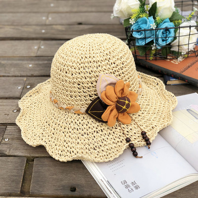 Nyári női sapka rojtokkal és 3D dekorációval több színben