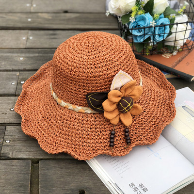 Nyári női sapka rojtokkal és 3D dekorációval több színben