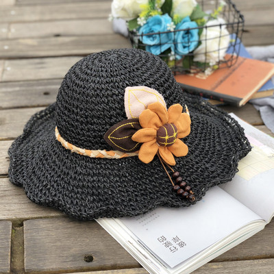 Nyári női sapka rojtokkal és 3D dekorációval több színben