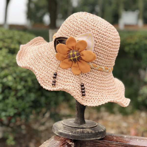 Nyári női sapka rojtokkal és 3D dekorációval több színben