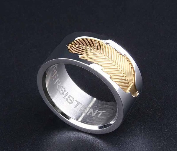 Κομψό ανδρικό δαχτυλίδι  σε ασήμι χρώμα