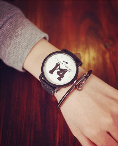 Ρολόγια για ζευγάρια με δερμάτινες λουρίδες σε μαύρο και άσπρο - διάφορα μοντέλα