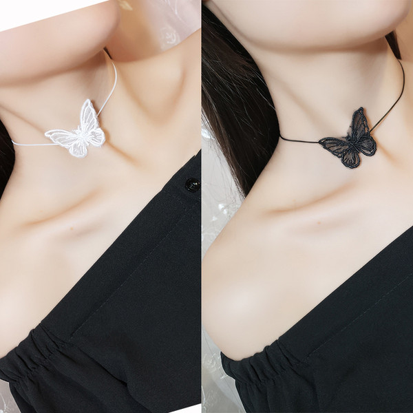 Stílusos női nyaklánc fehér és fekete színben