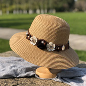 Stílusos női sapka rojtokkal és 3D díszítéssel több színben