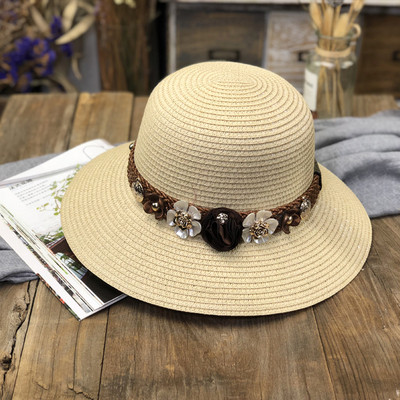 Stílusos női sapka rojtokkal és 3D díszítéssel több színben