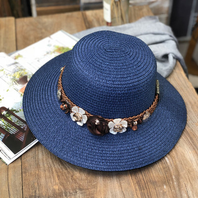 Stílusos női sapka rojtokkal és 3D díszítéssel több színben