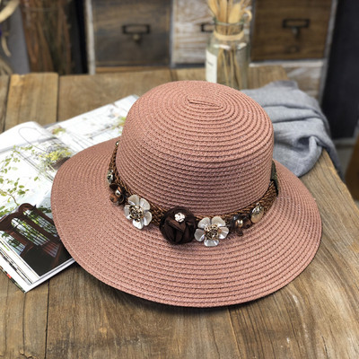 Stílusos női sapka rojtokkal és 3D díszítéssel több színben