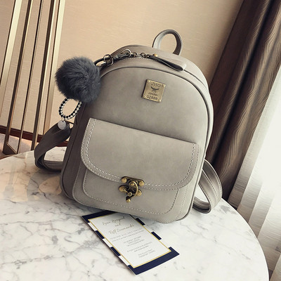 Γυναικείο σακίδιο σε τέσσερα χρώματα με αξεσουάρ