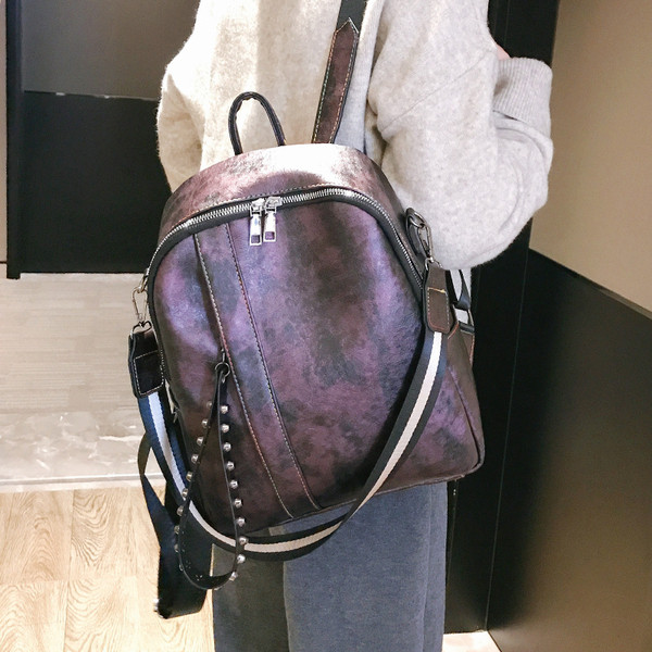 Cipzáras női hátizsák két színben