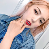 Κομψό γυναικείο δαχτυλίδι  με πέρλες και πέτρες