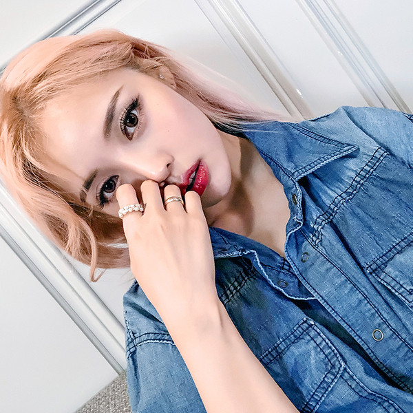 Κομψό γυναικείο δαχτυλίδι  με πέρλες και πέτρες