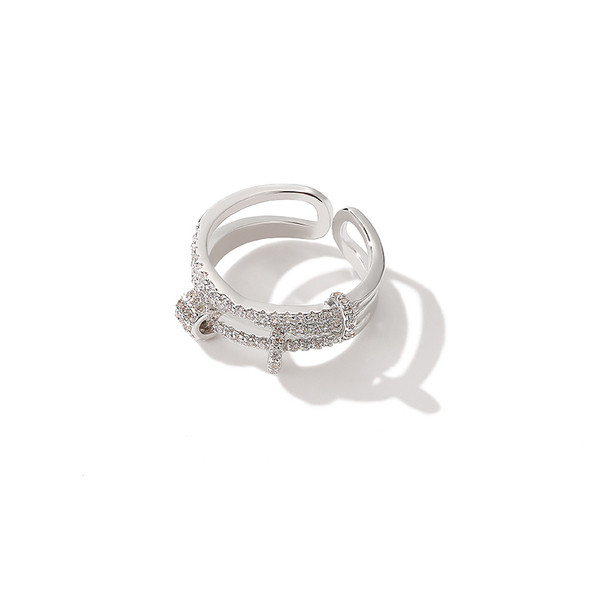 Elegáns női gyűrű kövekkel ezüst színben