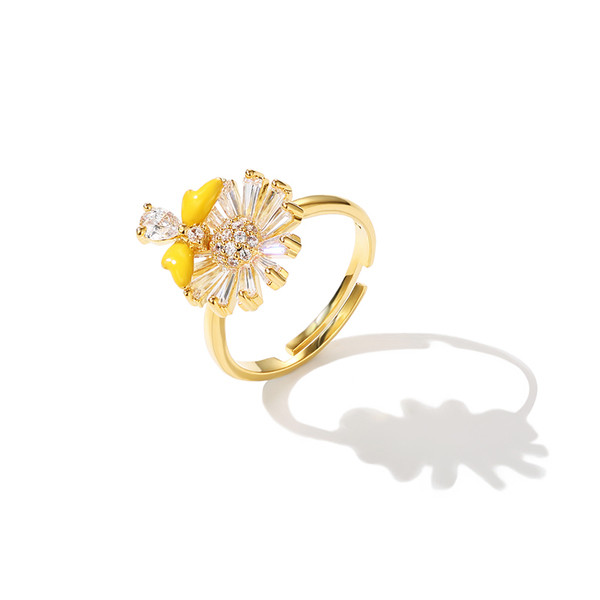 Μοντέρνο γυναικείο δαχτυλίδι  σε σχήμα λουλουδιού