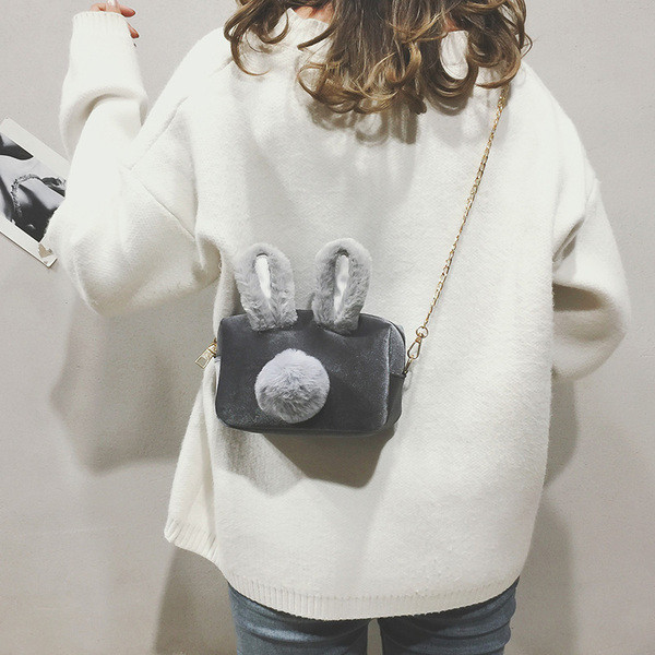 Γυναικεία τσάντα  από βελούδο σε ένα 3D στοιχείο σε διάφορα χρώματα