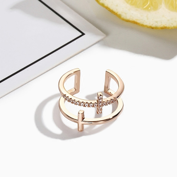 Inel modern pentru femei de culoare aurie cu pietre