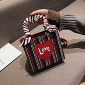 Modern női táska színes rátéttel - szív rövid és hosszú füllel