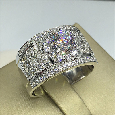 Стилен дамски пръстен в сребрист цвят с камъни