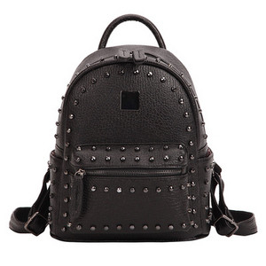 Modern női táska fűzőlyukakkal több színben