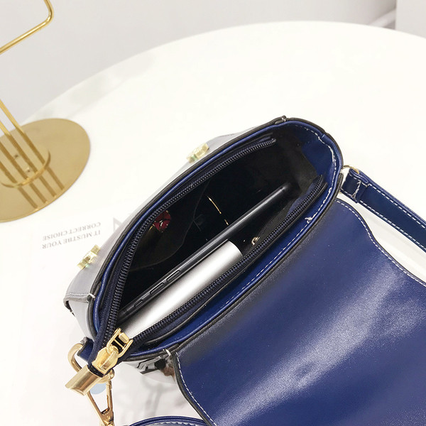 Színes női táska eko bőrből, 3D elemmel