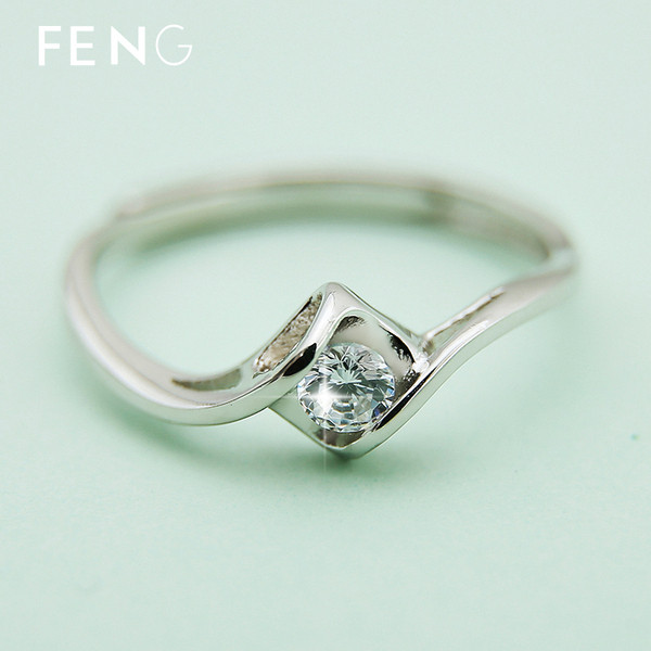 Κομψό  γυναικείο δαχτυλίδι με  πέτρα σε ασημί χρώμα