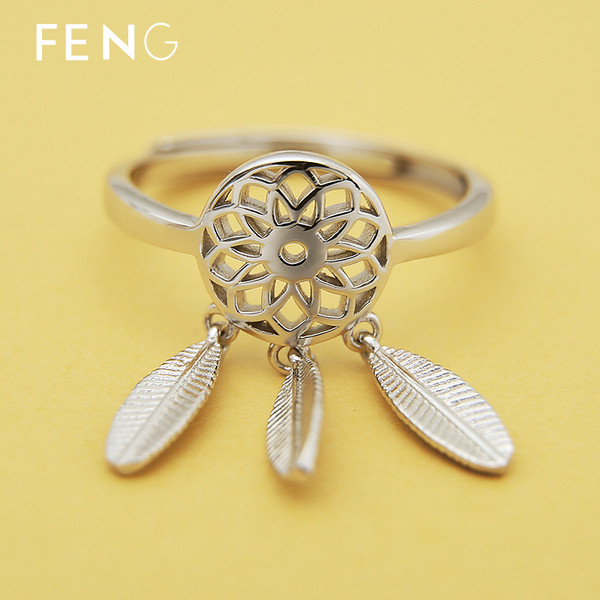 Modern női gyűrű medállal ezüst színben