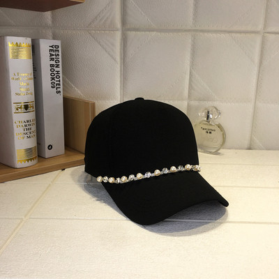 Modern női sapka gyöngyökkel és kövekkel több színben