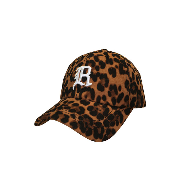Aktuális női sapka leopárd mintával és hímzéssel két színben