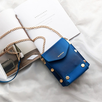 Κομψή μικρή γυναικεία τσάντα σε τρία χρώματα