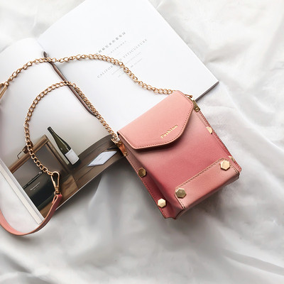 Κομψή μικρή γυναικεία τσάντα σε τρία χρώματα