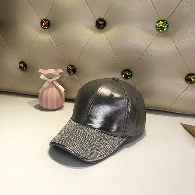 Γυναικείο μοντέρνο καπέλο με κομψό αποτέλεσμα και πέτρες σε διάφορα χρώματα