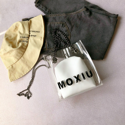 Aktuális női táska rövid és hosszú fém füllel, két színben