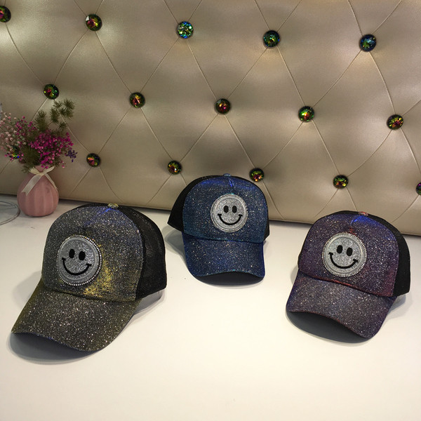 Fényes hatású nyári női sapka három színben