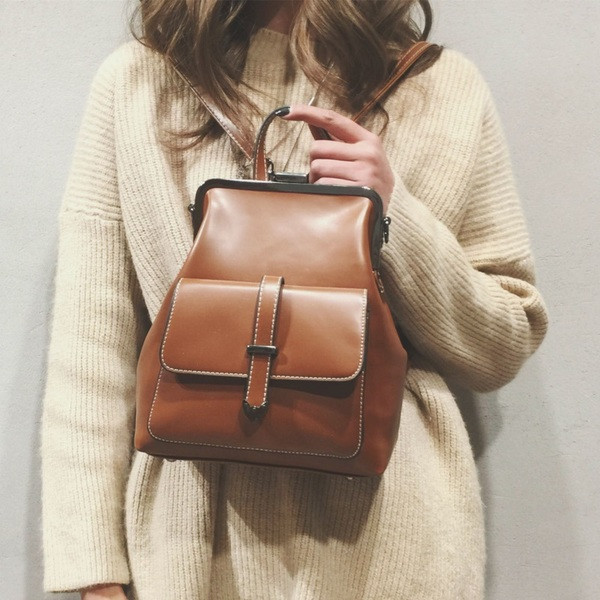 Mindennapi női hátizsák fekete és barna színben