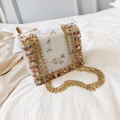 Απαλή γυναικεία τσάντα με κεντήματα και πέρλες σε τρία χρώματα