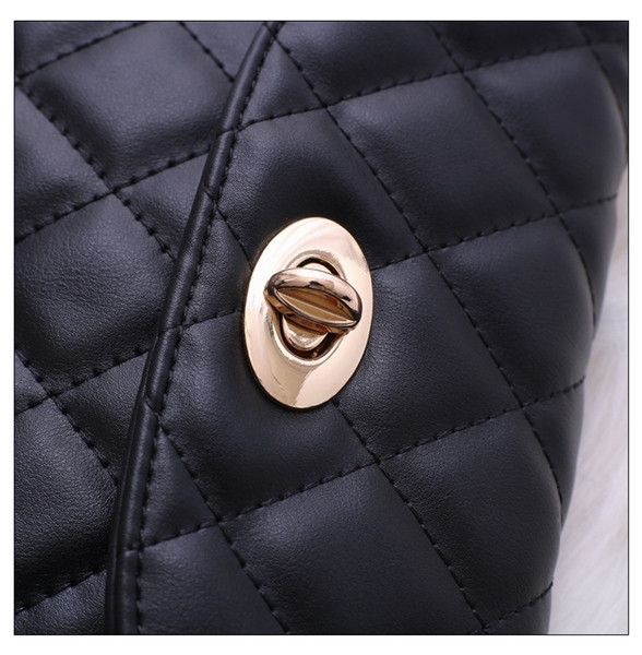 Μοντέρνα έκο δερμάτινη γυναικεία τσάντα σε μαύρο χρώμα