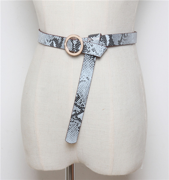 Σύγχρονη γυναικεία ζώνη με διάφορα χρώματα