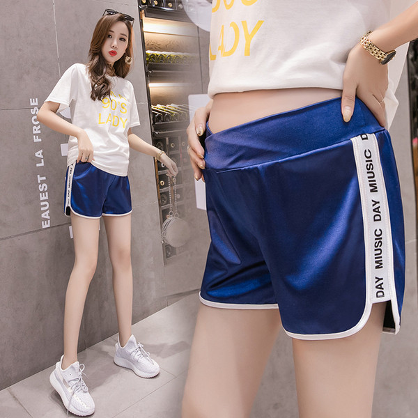 Σορτς για έγκυες γυναίκες με επιγραφές σε διάφορα χρώματα