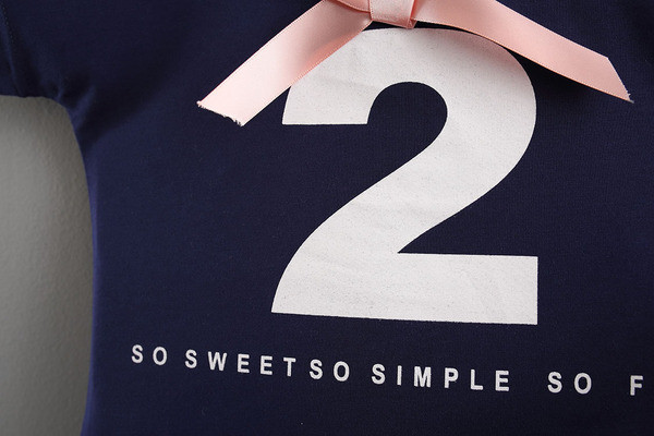 Modern gyerek szett lányoknak blúzzal és szoknyával