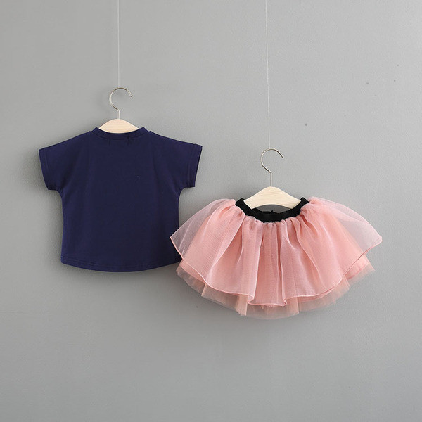 Modern gyerek szett lányoknak blúzzal és szoknyával