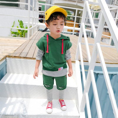 Μοντέρνα παιδική φόρμα για αγόρια σε διάφορα χρώματα