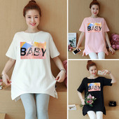 Μοντέρνο χιτώνιο για έγκυες γυναίκες με εκτύπωση σε λευκό, μαύρο και ροζ χρώμα