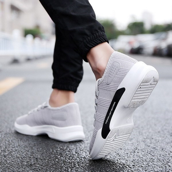 Sport és hétköznapi férfi tornacipők három színben