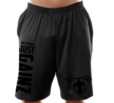 Μοντέρνα ανδρικά σορτς με εφαρμογή και επιγραφή